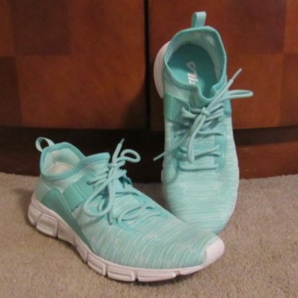 Fila Women's Lombardi Running shoe 8.5 green